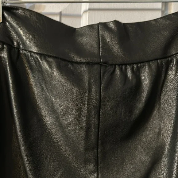 Commando Faux Leather Joggers - Picture 5 of 6